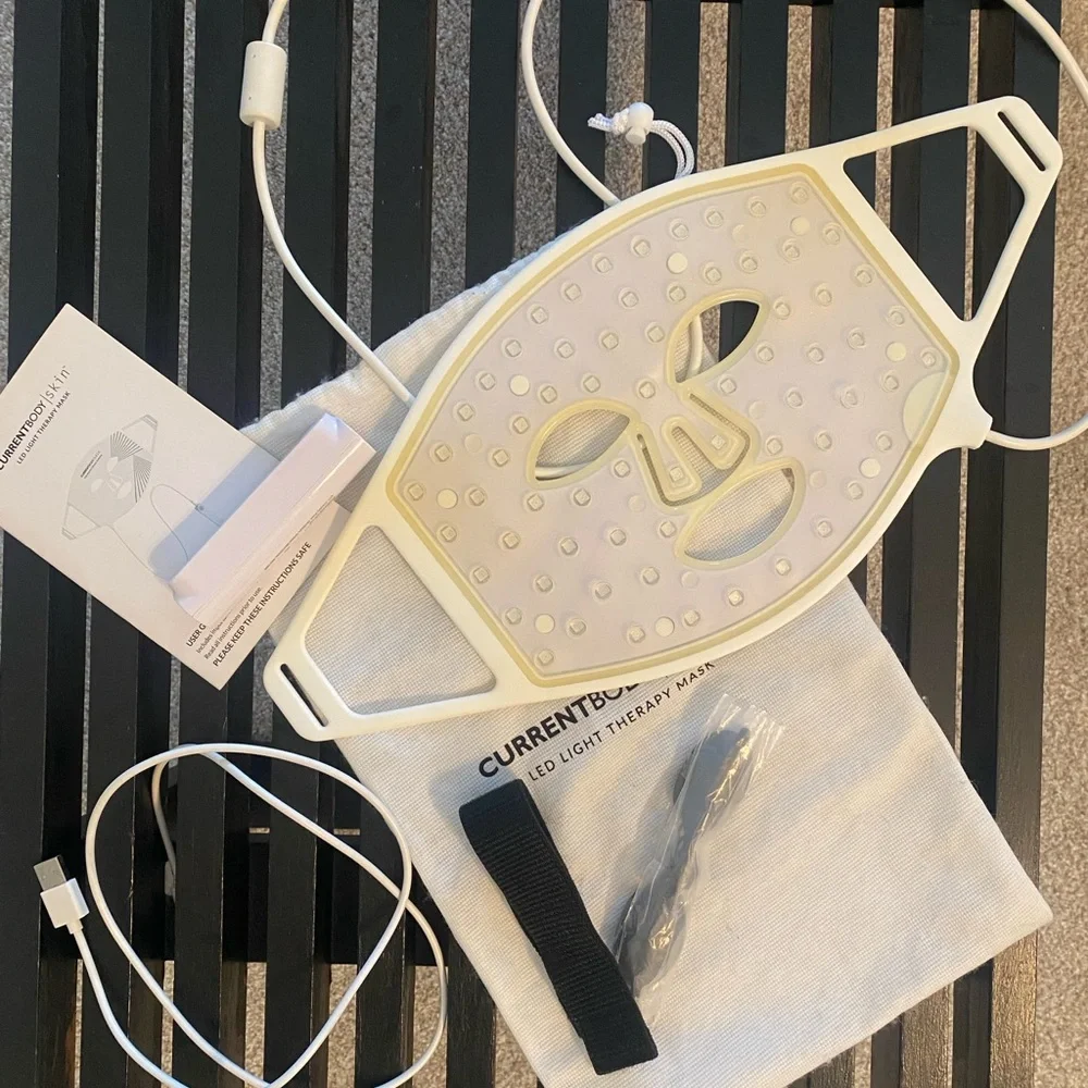 Currentbody, skin, LED light therapy mask series 1 - Picture 3 of 5